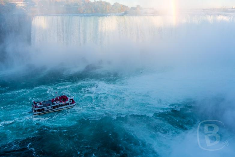 Niagara Falls | Kanadischer Fall mit dem Schiff Niagara Wonder