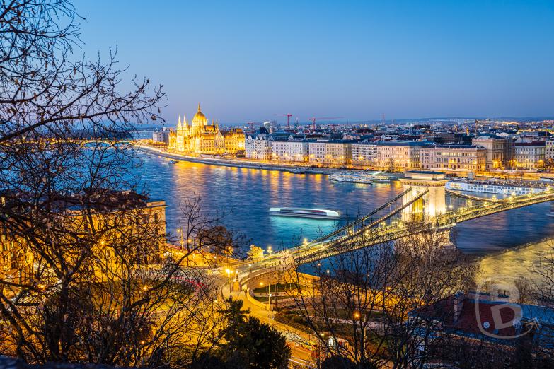 Budapest | Blick vom Burggarten auf die Kettenbrücke & Parlament