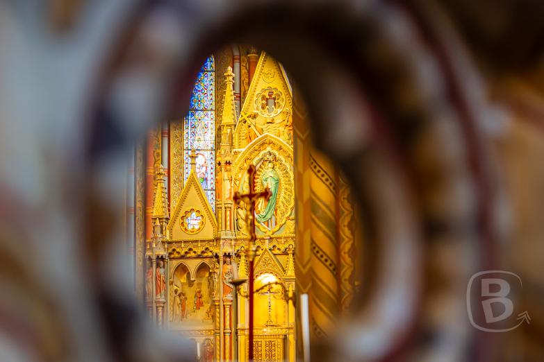 Budapest | Jungfrau Maria im Altar der Matthiaskirche
