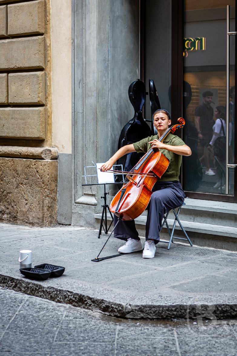 Florenz | Cucciolo Bar Pasticceria - Cellospielerin
