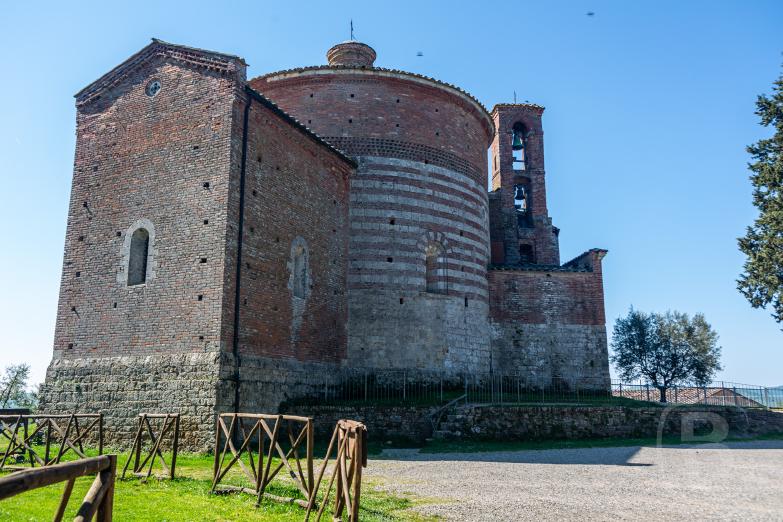 Cappella di San Galgano a Montesiepi