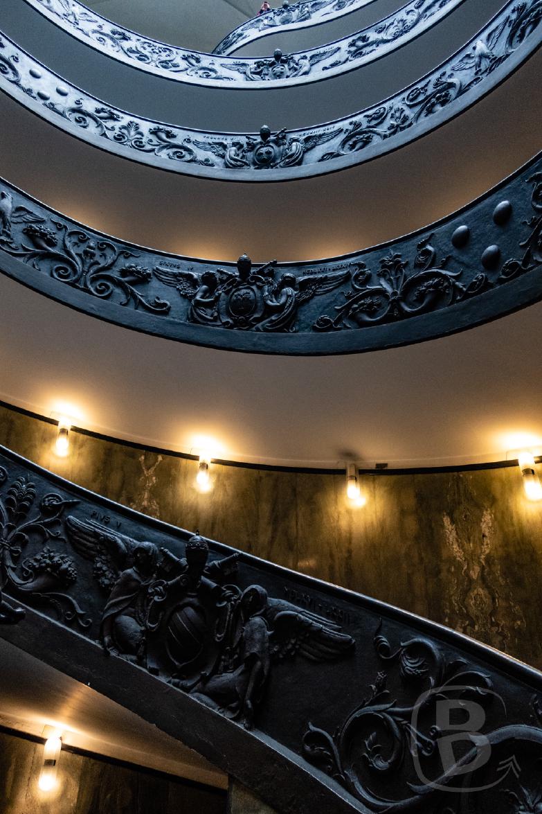 Rom/Vatikanmuseum | Treppe im Vatikan Museum
