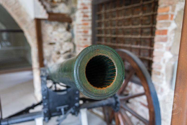 Slowenien/Ljubljana | Laibacher Schloss - Feldkanone M75 der österreichisch-ungarischen Armee
