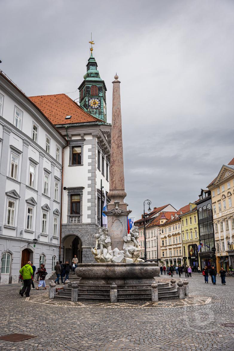Slowenien/Ljubljana | Rathaus & Robba-Brunnen