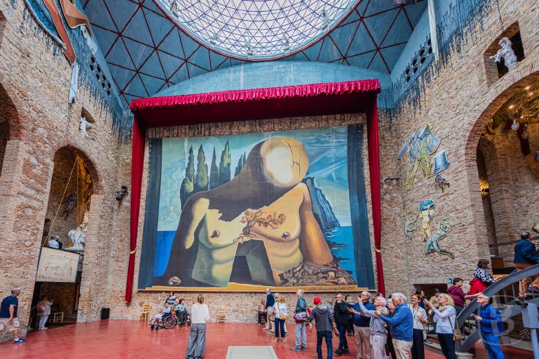 Figueres / Teatre-Museu Dalí | Große Halle