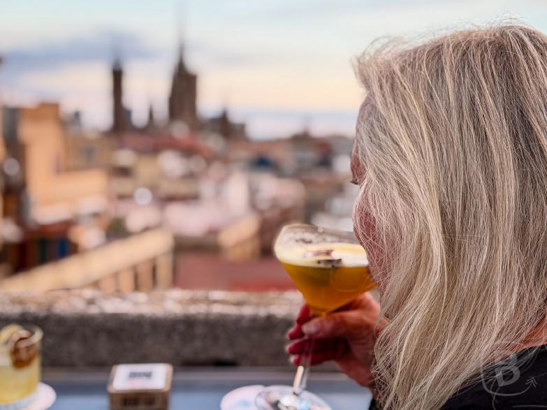 Barcelona | Jeannette auf der Roof-Top-Bat vom Hotel