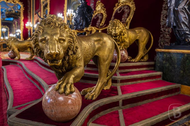 Madrid | Königspalast | Löwe am Thron