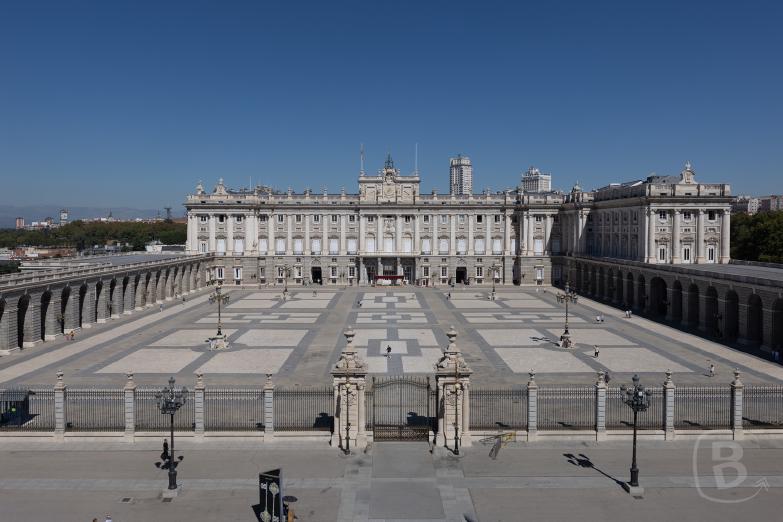 Madrid | Kathedrale | Blick vom Balkon auf den Königspalast
