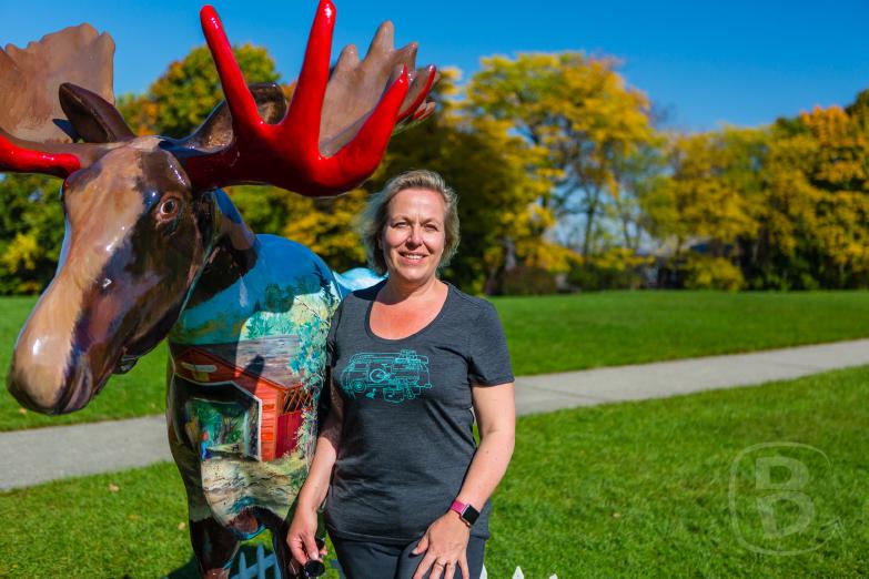 Woodford / Bennington Battle Monument | Jeannette vor einem Elch