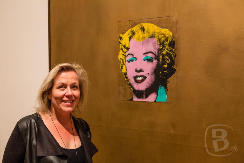 MoMa | Jeannette vor dem Warhol