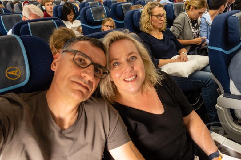 Jeannette & Dirk im Flugzeug