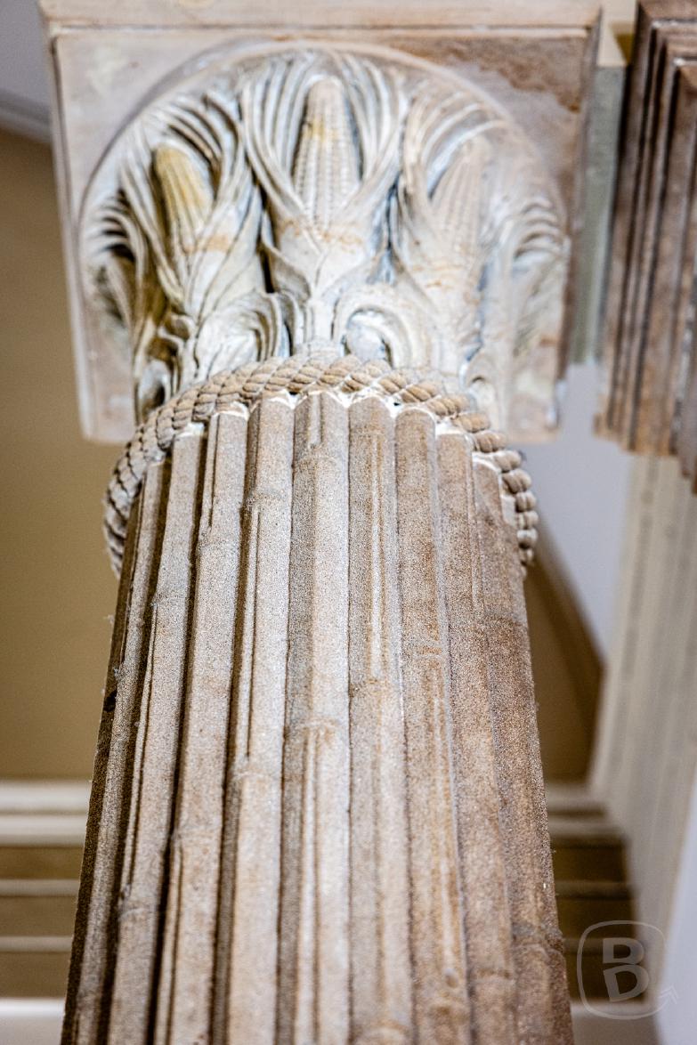 Washington DC | Säulenkapitelle vor dem alten Sitzungssaal des Supreme Courts