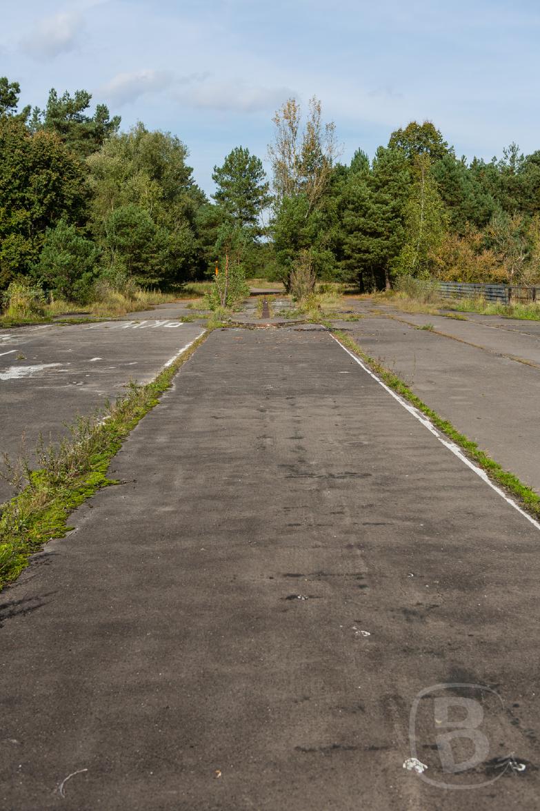 Teil der alten AVUS (bis 1969) - Grenzübergangsstelle Drewitz/Checkpoint Bravo